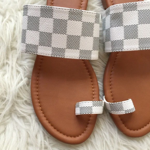 Checkered Toe Ring Slip On Sandals - Picture 13 of 16